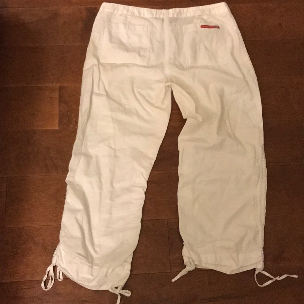 🥰White Capris🥰 - Picture 3 of 4